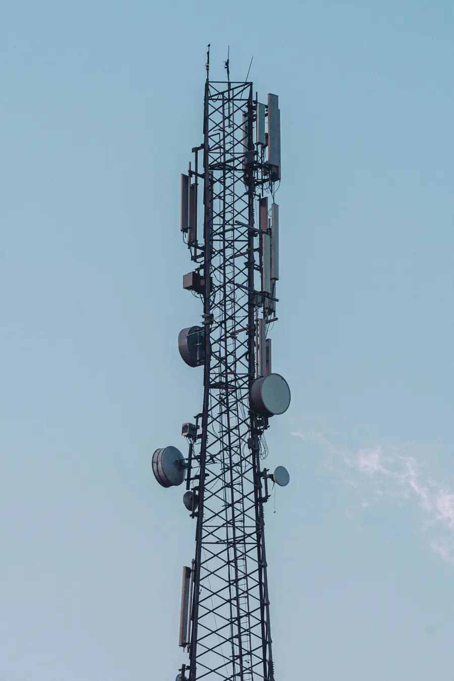 Communications tower fitted with antenna and radio equipment